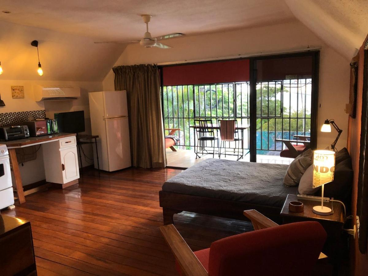Cockatoo Studio Apartments Manuel Antonio Exterior photo
